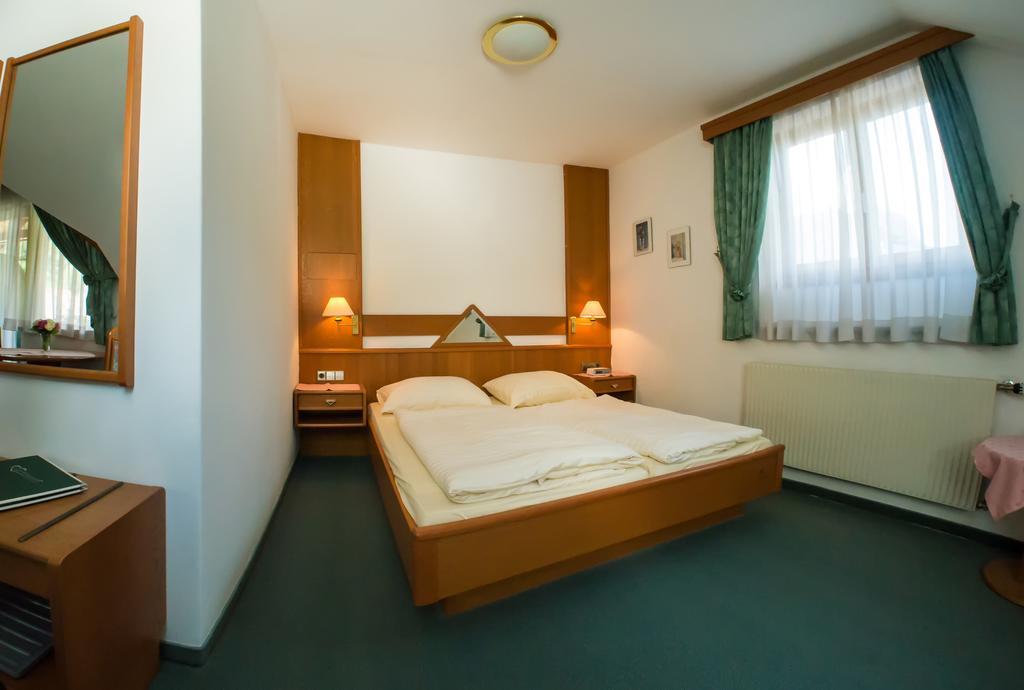 Pension Besser Bad Eisenkappel Luaran gambar